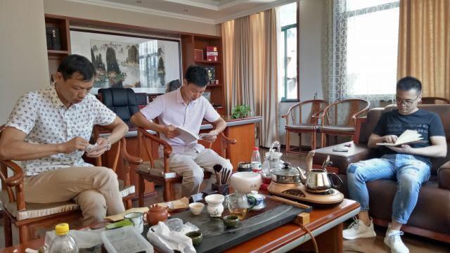 趙李橋茶廠武漢分公司加強(qiáng)政治學(xué)習(xí)  不斷提高理論素養(yǎng)和業(yè)務(wù)能力