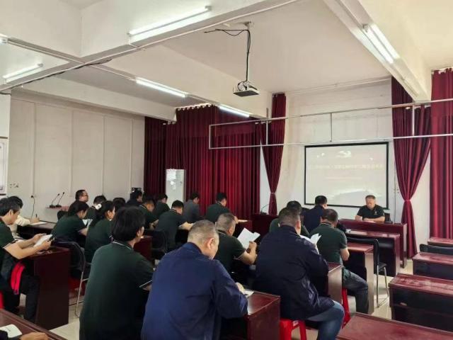 趙李橋茶廠黨委舉辦深入貫徹中央八項規(guī)定精神學(xué)習(xí)教育讀書班